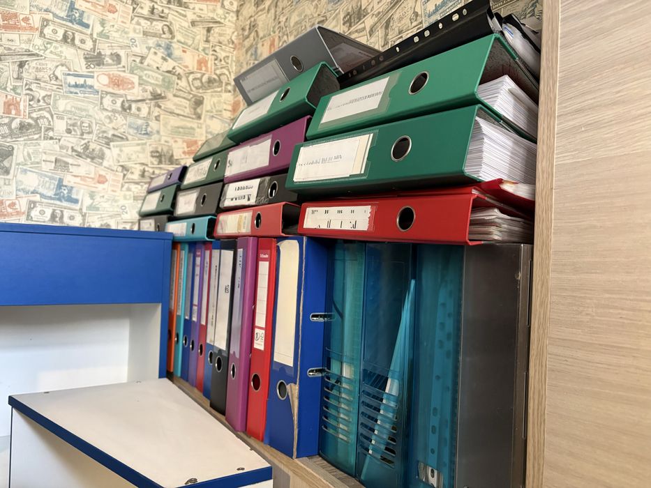 Папки для документов на кольцах - много