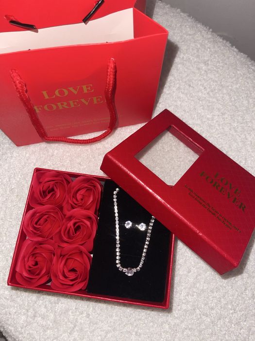 Set cadou colier si cercei