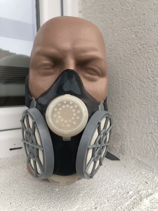 Маски строителство прах само за 8 лв Маска Противогаз в средата 25 лв