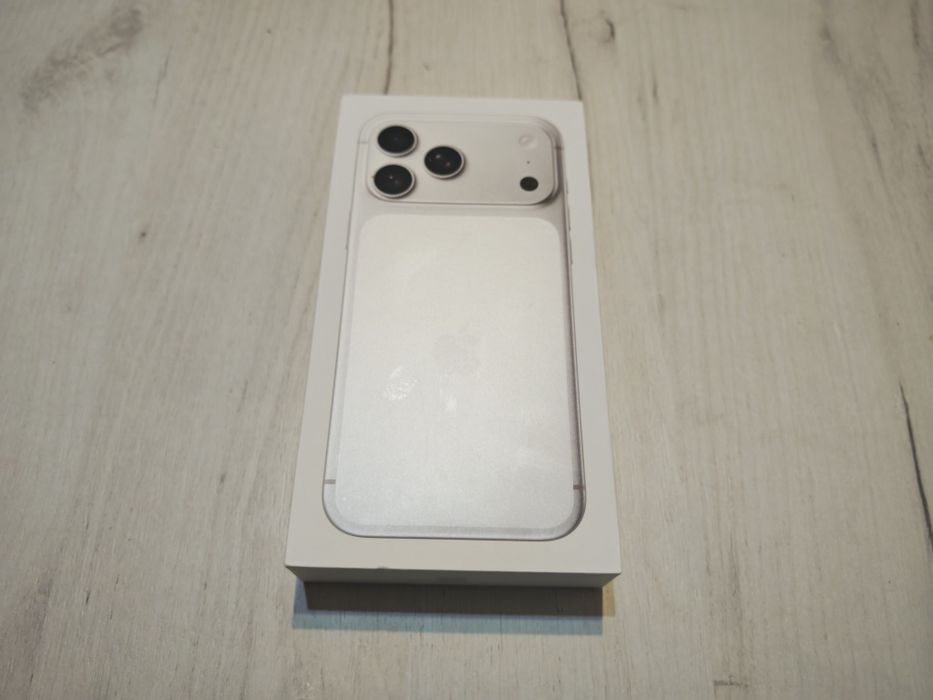 Чисто нов iPhone  17 Pro Max 256 GB Гаранция