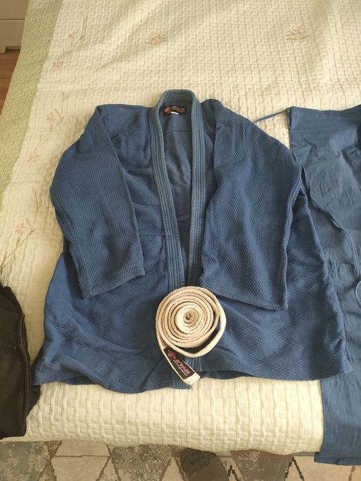 Продам кимано для дзюдо