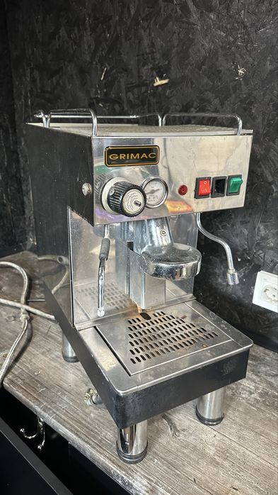 “Профессиональная кофемашина GRIMAC (Италия) для кафе / кофейни”