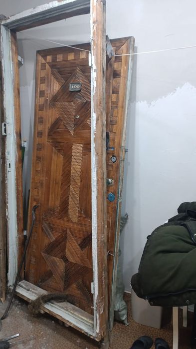 Бесплатно дверь деревянная