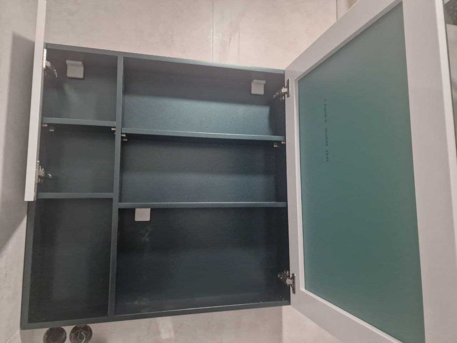 Шкафчик в ванную комнату с мойкой