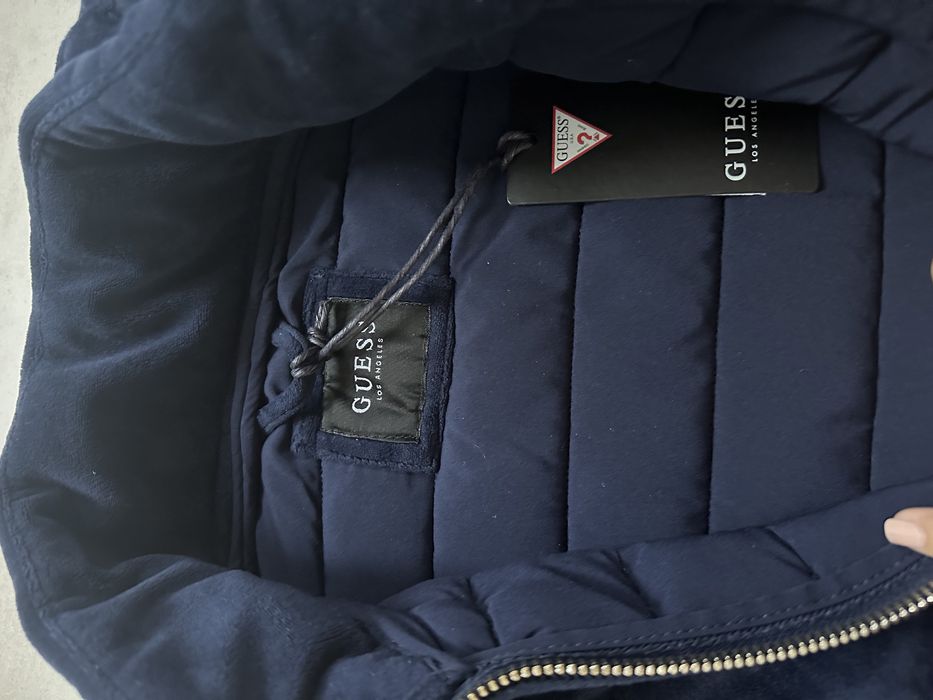 Яке Guess за момиче