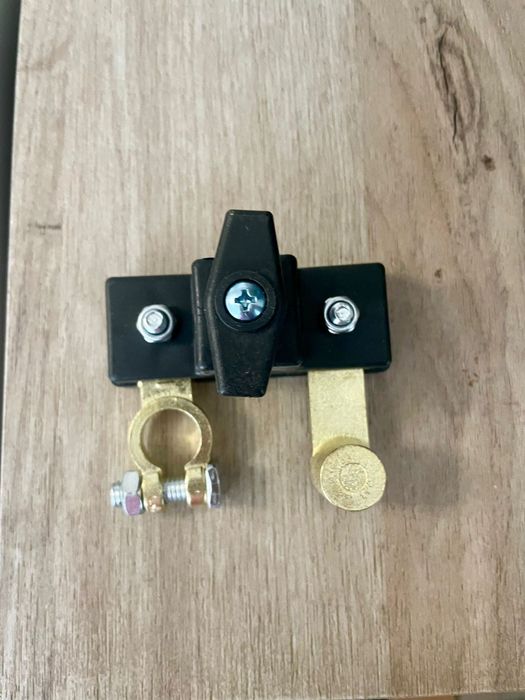 Intrerupator baterie auto comutator