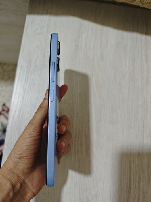 Xiaomi Redmi 12    Ideal holatda