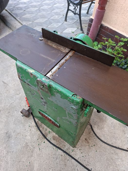 Abric Tâmplărie 380/220V