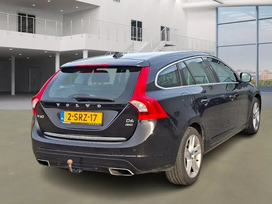 Volvo V60 plug-in hybrid AWD(4x4)