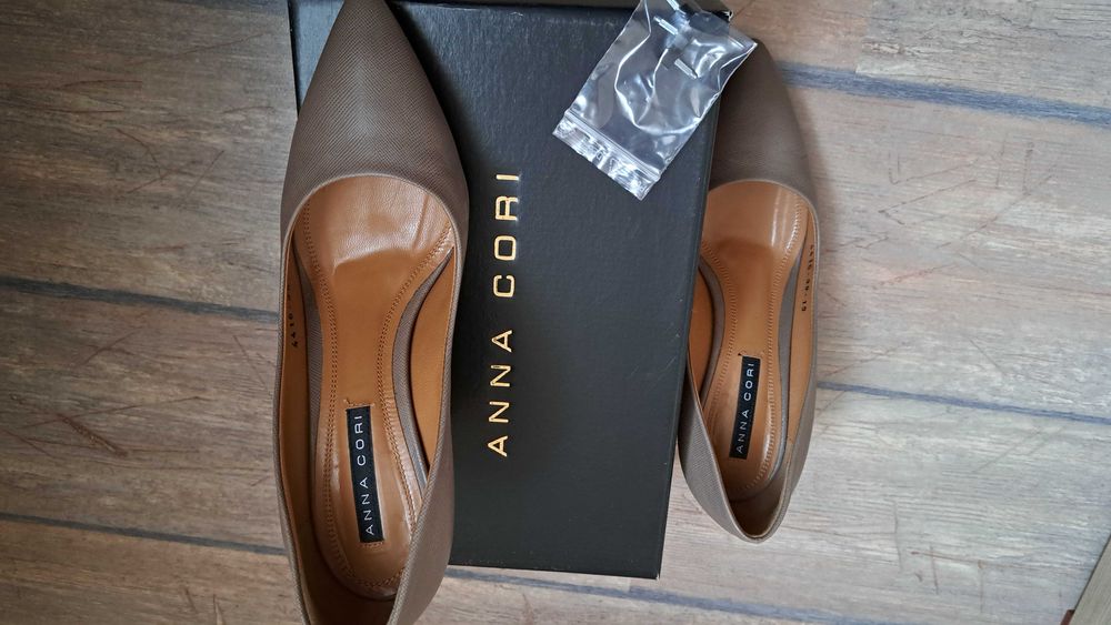 Pantofi dama bej marimea 39