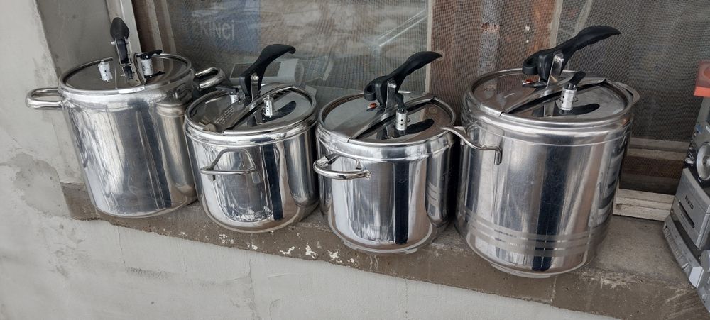 Тенджера под налягане за комбинирано готвене