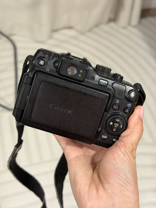 Canon PowerShot G12, поворотный экран