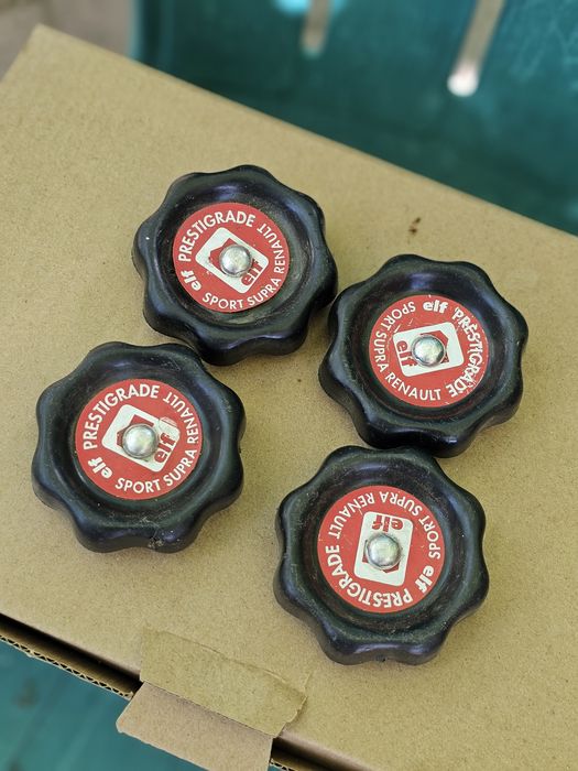 Lampa Dacia 1300 si Buson umplere ulei.