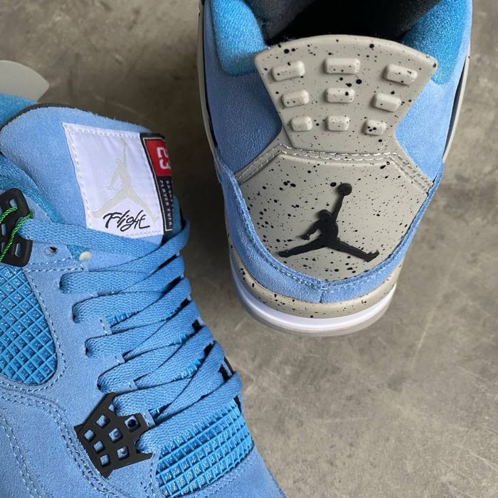 Air Jordan 4 Retro “University Blue”