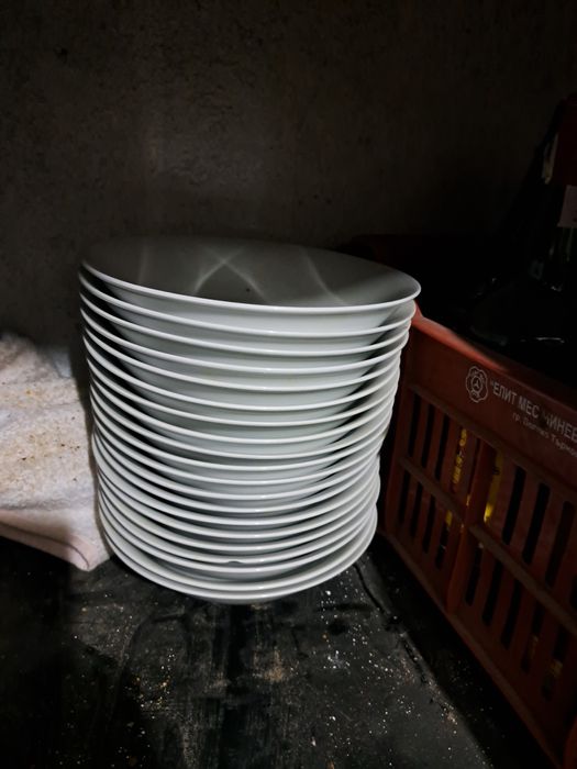 Чиний за ресторант,нови за основно ,пица,салати,десертии други