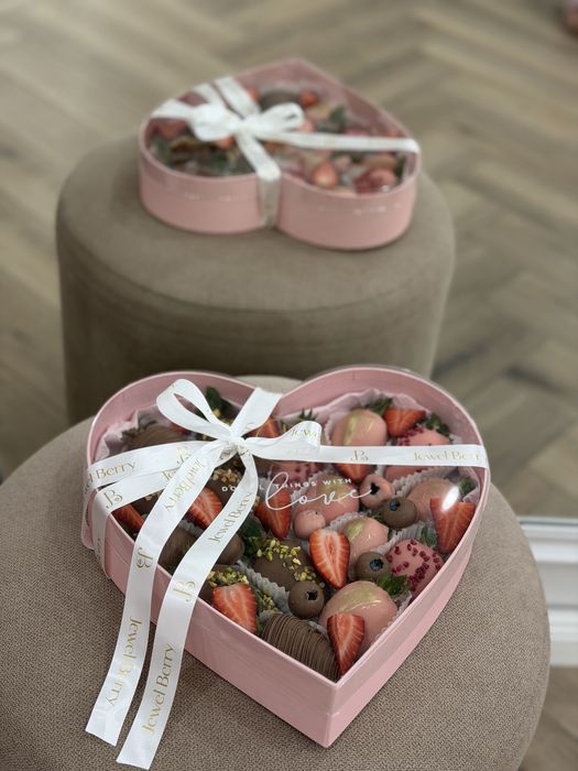 Клубника в шоколаде Астана