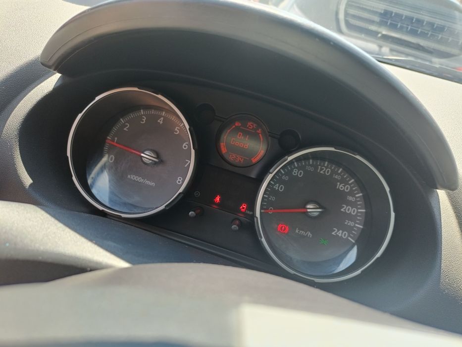Vând nissan qashqai +2