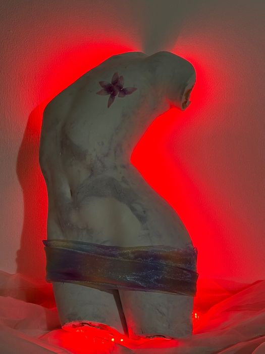 Световой арт объект. Скульптура из гипса