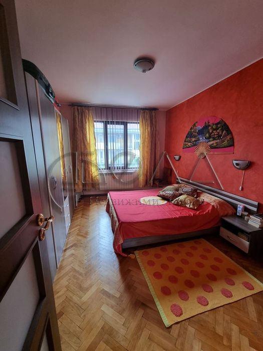 Продава се Тристаен апартамент в Дупница - 100 кв.м за 1200 €/кв.м - Снимка #5