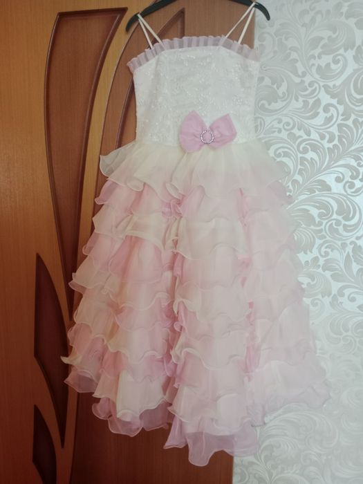 Нарядные платья на девочку