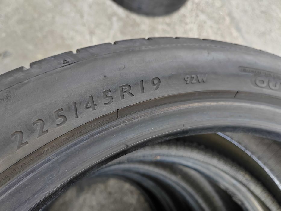 225/45/19 4бр.Dunlop Летни гуми