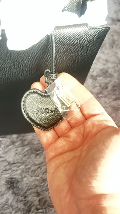 Furla Delia Nero Tabacco Blue.100% оригинал със сериен номер етикети,care instructions, dust bag подаръчен плик Furla,всичко от до.L размер