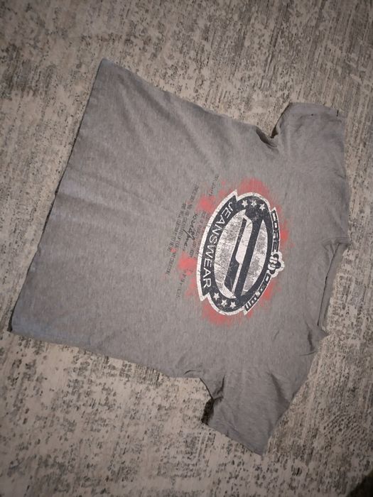 Сива спортна тениска