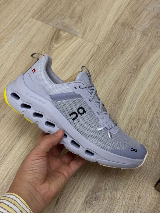 Продам кроссовки On Cloud