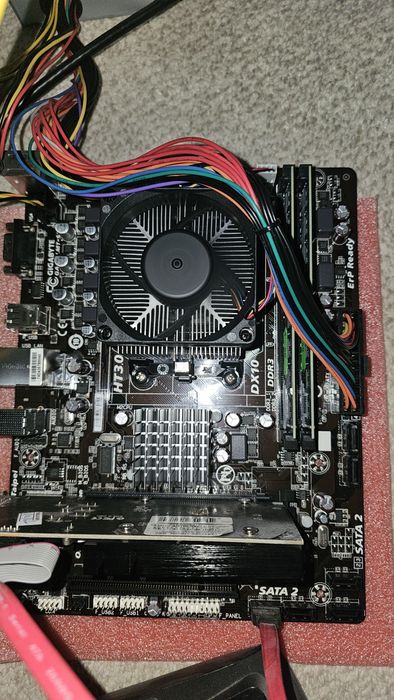 Placa de baza am3 plus cu procesor AMD 6 nuclee