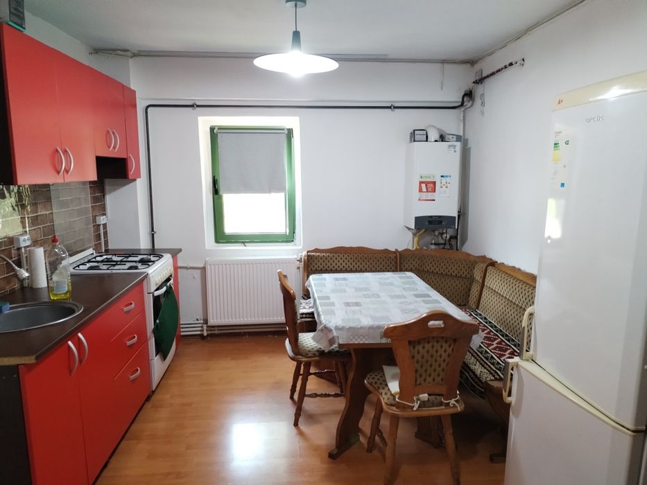 Închiriez apartament 2 camere parter Brazdă