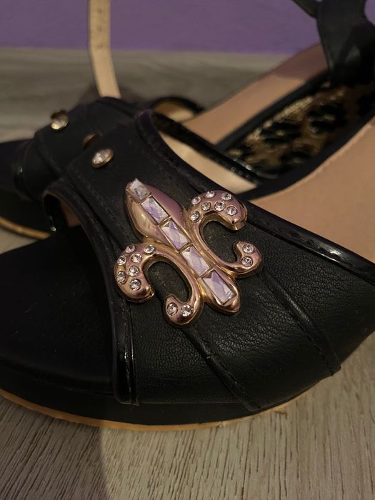 Обувки; дамски сандали