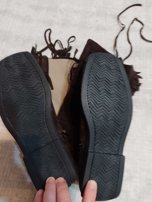 Нови ботушки велурени 37 н.