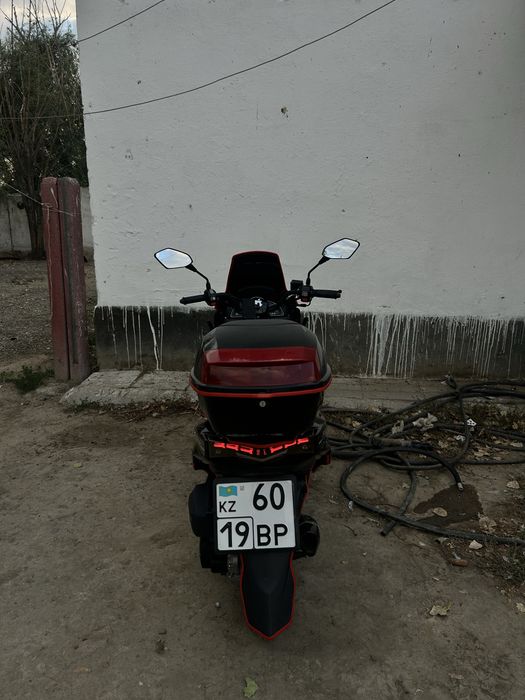 Продам 180куб макси мопед
