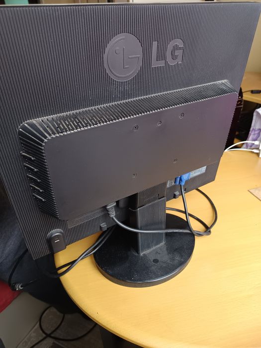 Монитор LG экран для компьютера