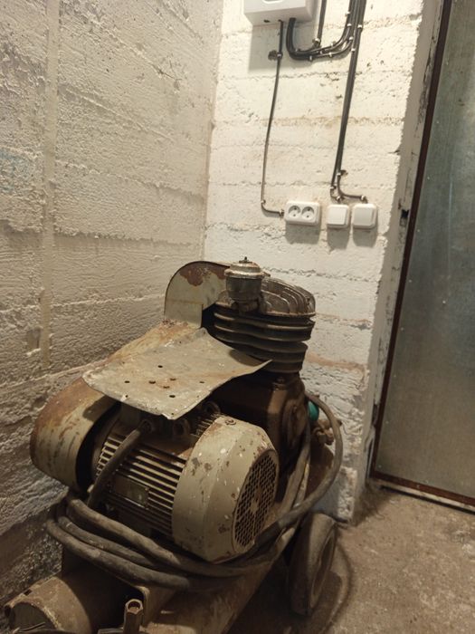 Воздушный компрессор