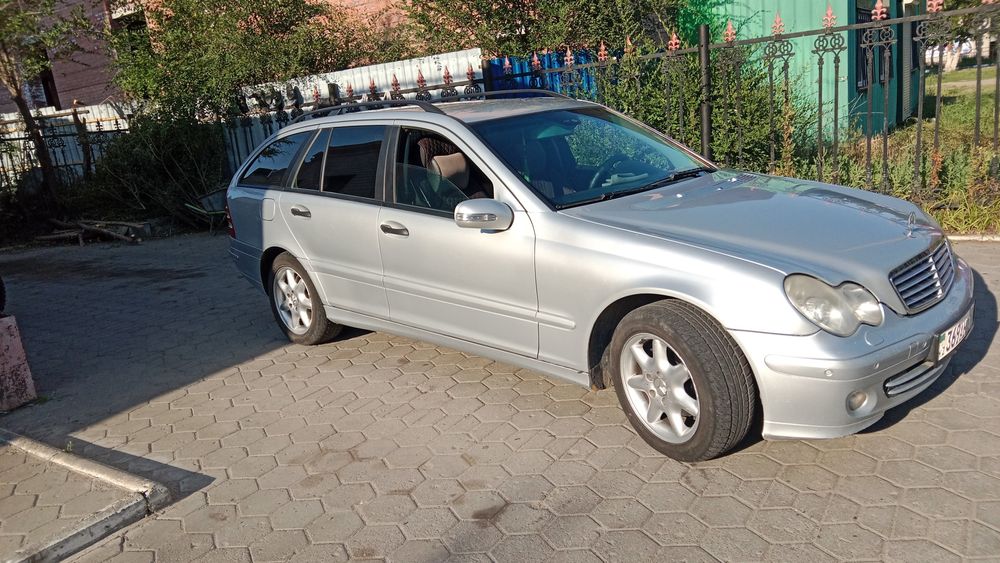 Мерседес с 203 универсал 2007года