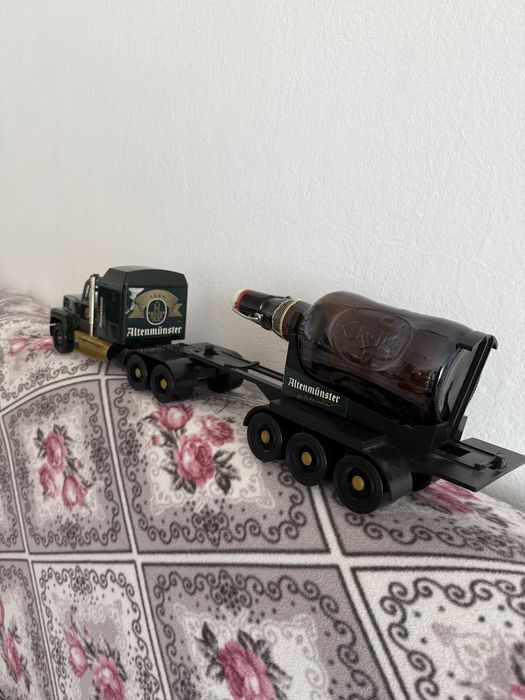 Камион с бутилка от бира