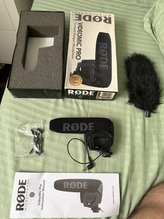Microfon Rode Videomic Pro cu hotshoe pentru camere foto/video la cutie