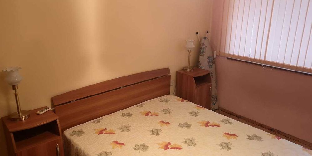 Дава се под наем Тристаен апартамент в Бургас, Център - 90 кв.м за 225 € - Снимка #20