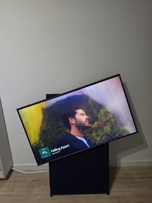 Televizor Smart 4K  Samsung The Sero QLED 43LS05BG, 108 cm