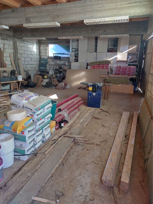 Casa + hala de vanzare