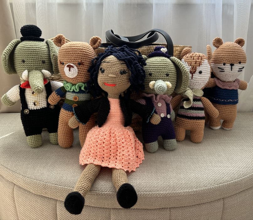 Ръчно изплетени играчки