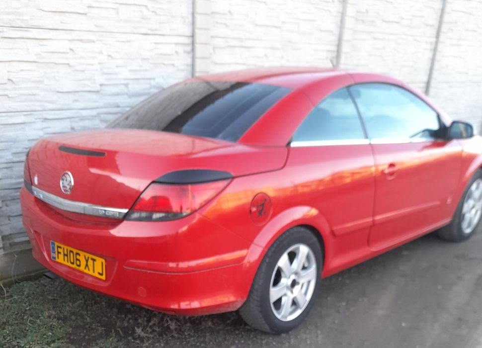Dezmembrez Opel astra h Twin Top decapotabila 1.9 cdi