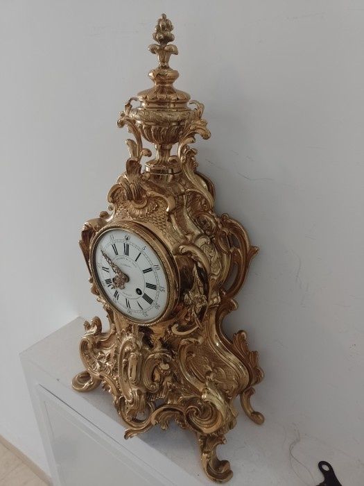 Superb ceas de șemineu de dimensiuni impresionante din bronz masiv Dore a doua jumătate a secolului al XIX-lea, stil Ludovic al XV-lea, stare excelent