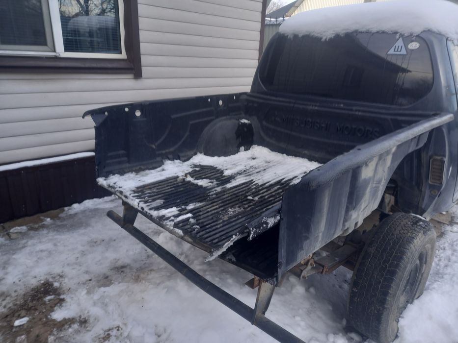 Корыто в кузов л200