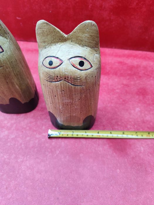 pereche pisici din lemn