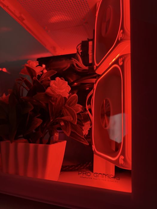 PC Gaming alb RGB i5 10400 / 16GB RAM  DDR4/ perfect pentru jocuri