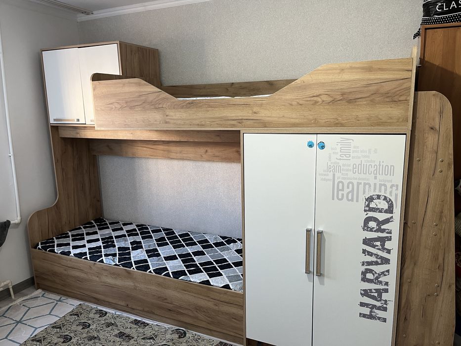 Продам двухярусную кровать