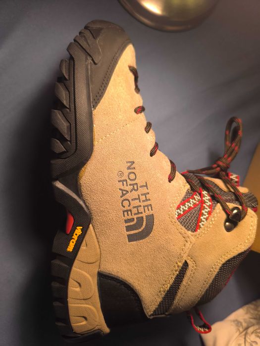 Ботинки зимние The North face 39 размер