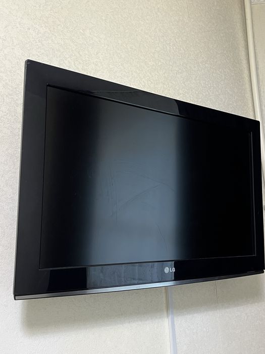 Продаю телевизор LG